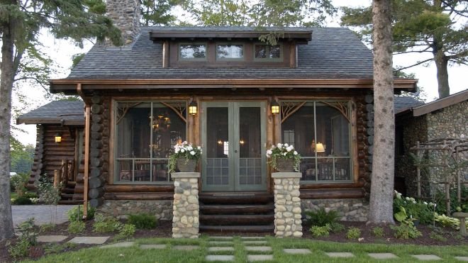 Lakefront log home