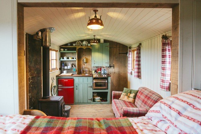 She Was Dreaming of a Tiny Shepherd’s Hut, So She Built It Herself