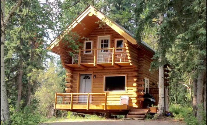 Cozy Alaska Log Cabin In The Woods