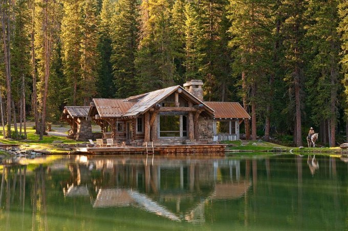 Headwaters camp Montana log cabin