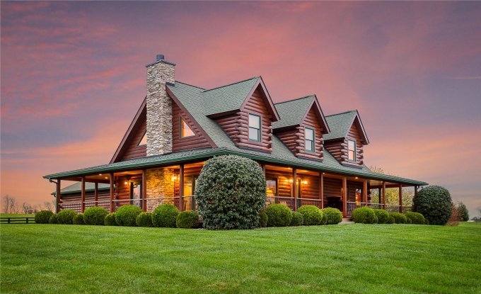 Beautiful Log Home Rustic Elegance