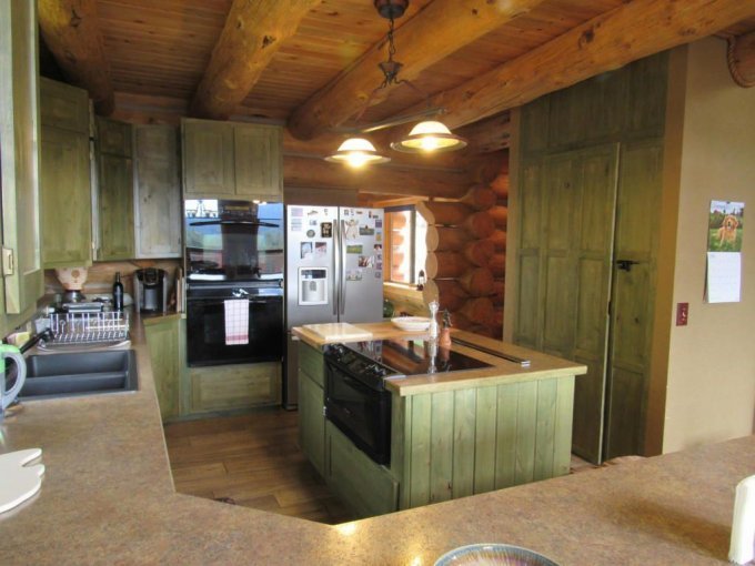 Montana log cabin kitchen