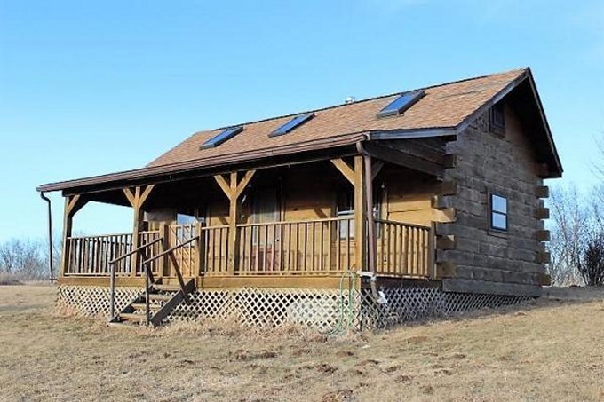 Amish log cabin