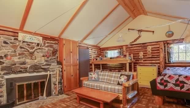 Log cabin in Oregon