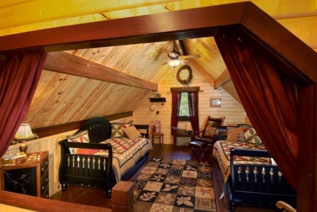 Mountain king cabin loft