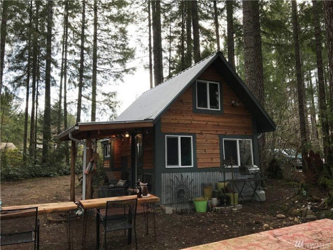 Tiny cabin