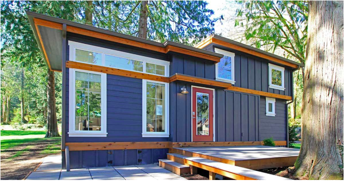 This tiny lake home in Washington will blow you away when you see what’s inside