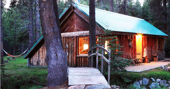 Rediscover the rural life with this provincial cabin’s wonderfully rustic living room